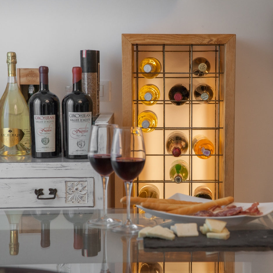 Portabottiglie in legno massello illuminato